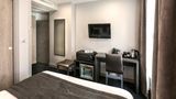 Paris Italie Hotel Room