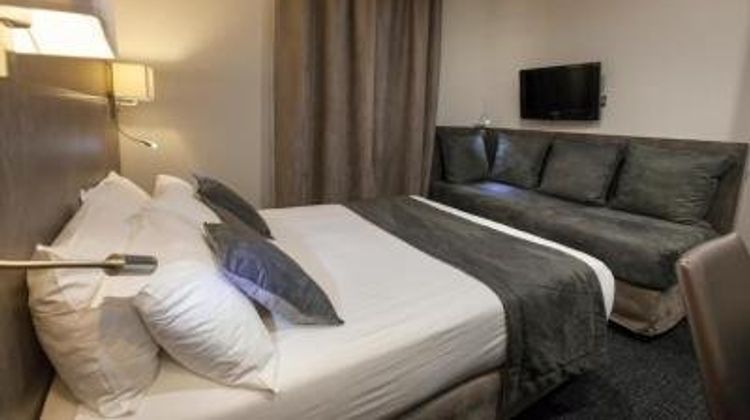 Paris Italie Hotel Room