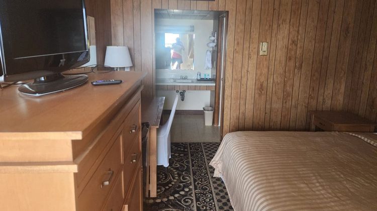 Castle Rock Inn Room