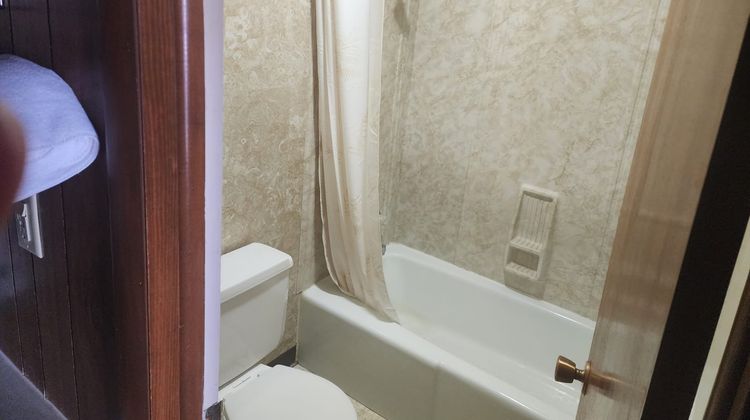 Castle Rock Inn Room