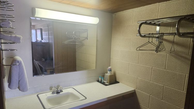 Castle Rock Inn Room