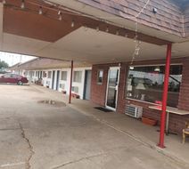 Castle Rock Inn Exterior