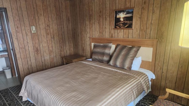 <b>Castle Rock Inn Room</b>. Images powered by <a href="https://www.leonardoworldwide.com/" title="Leonardo Worldwide" target="_blank">Leonardo</a>.