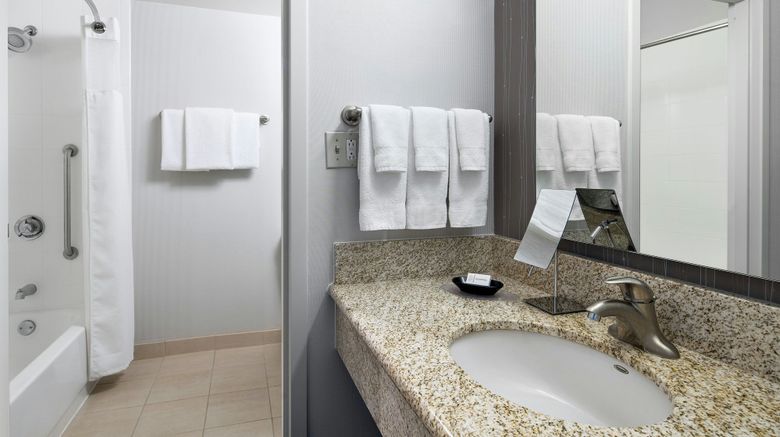 <b>Courtyard by Marriott Pittsburgh Airport Room</b>. Images powered by <a href="https://www.leonardoworldwide.com/" title="Leonardo Worldwide" target="_blank">Leonardo</a>.