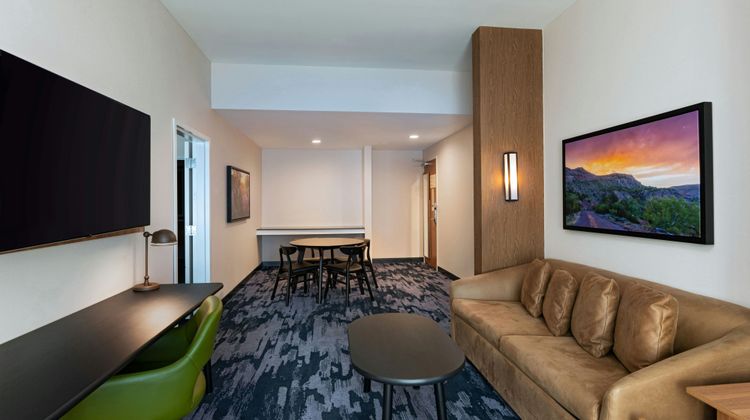Fairfield Inn & Suites Austin Downtown Room