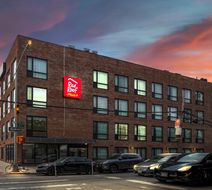 Red Roof PLUS+ Brooklyn - 3rd Ave Exterior