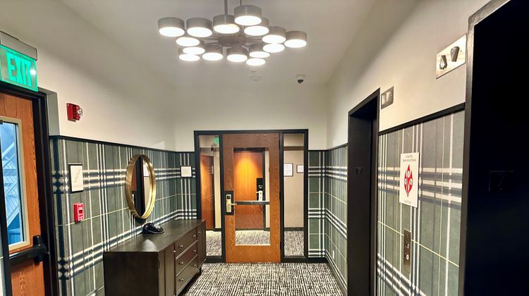 Hotel Indigo Minneapolis Downtown Lobby