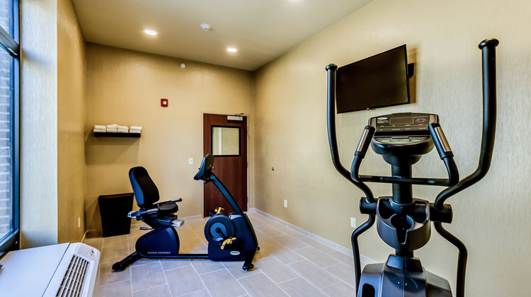 Cobblestone Inn & Suites Waverly Health Club