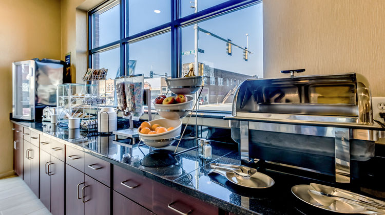 Cobblestone Inn & Suites Waverly Restaurant