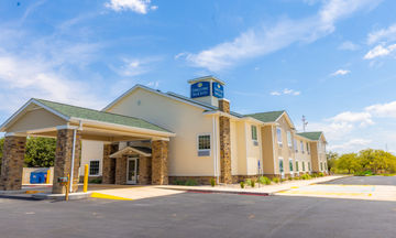 Cobblestone Inn & Suites-Winters
