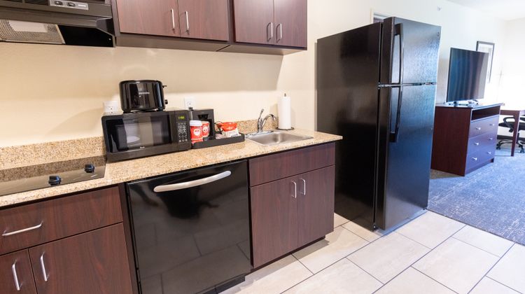Cobblestone Inn & Suites-Winters Suite