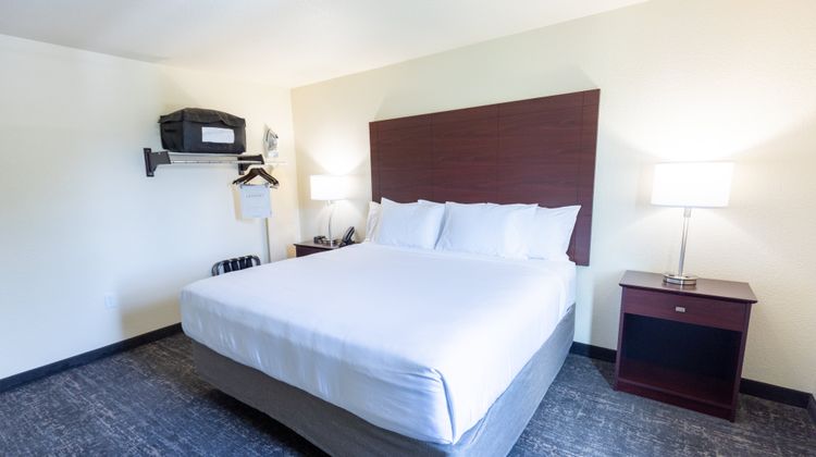Cobblestone Inn & Suites-Winters Suite