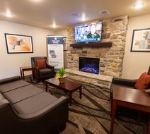 Cobblestone Inn & Suites-Winters Lobby