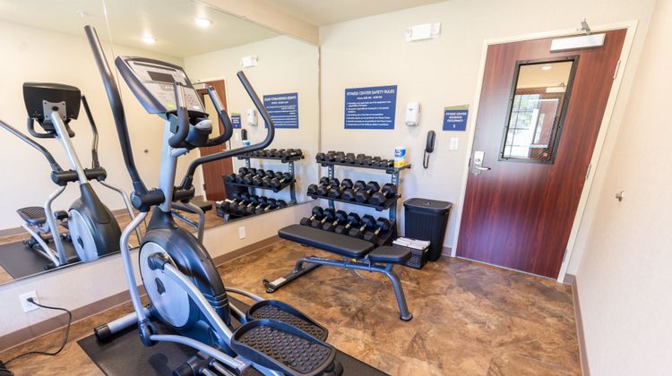 Cobblestone Inn & Suites-Winters Health Club