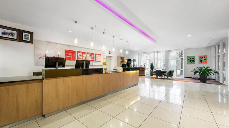 <b>Leonardo Hotel Hannover Medical Park Lobby</b>. Images powered by <a href="https://www.leonardoworldwide.com/" title="Leonardo Worldwide" target="_blank">Leonardo</a>.