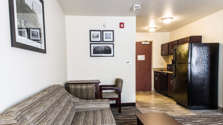 <b>Cobblestone Hotel & Suites Suite</b>. Images powered by <a href="https://www.leonardoworldwide.com/" title="Leonardo Worldwide" target="_blank">Leonardo</a>.