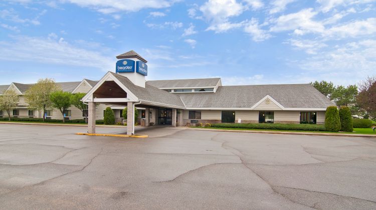 Boarders Inn & Suites by Cobblestone Exterior