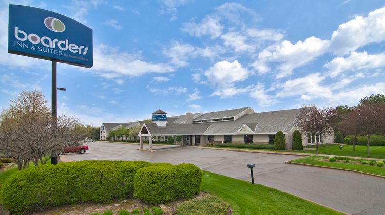 Boarders Inn & Suites by Cobblestone Exterior