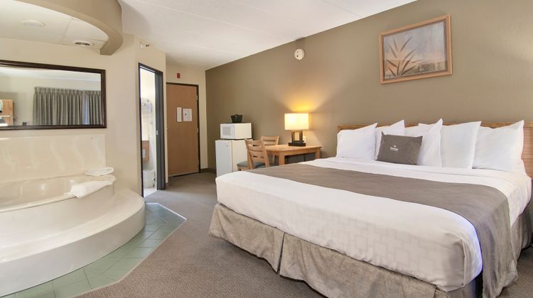 Boarders Inn & Suites by Cobblestone Suite