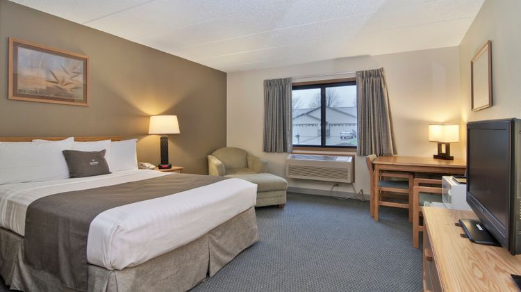 Boarders Inn & Suites by Cobblestone Room