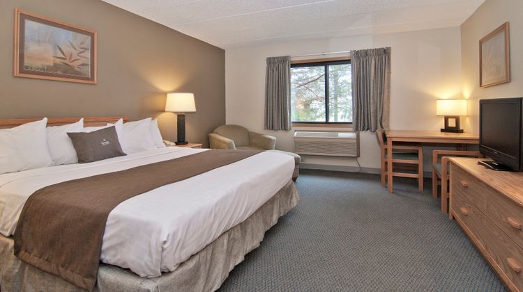 Boarders Inn & Suites by Cobblestone Room