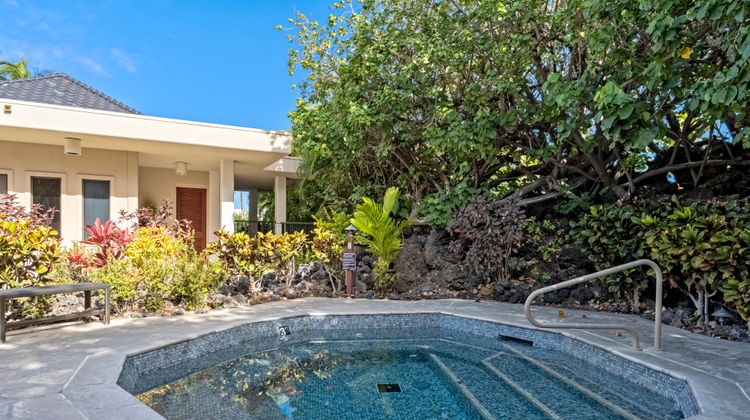 Mauna Lani Point Pool