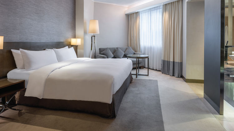 Gateway Hotel Suite