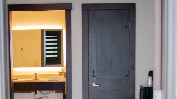 Boarders Inn & Suites by Cobblestone Room