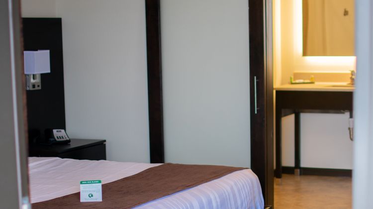 Boarders Inn & Suites by Cobblestone Room
