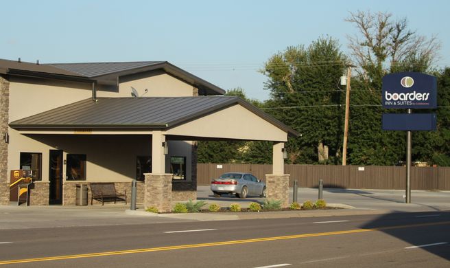 Boarders Inn & Suites by Cobblestone Exterior