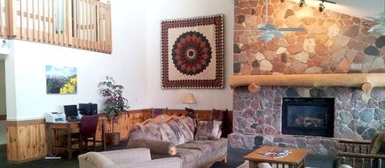 Boarders Inn & Suites by Cobblestone Lobby