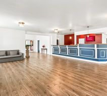 HomeTowne Studios Yuba City Lobby