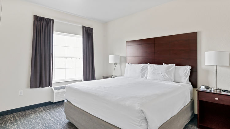 Cobblestone Inn & Suites Suite