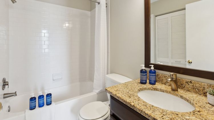 Placemakr Downtown Pittsburgh Room