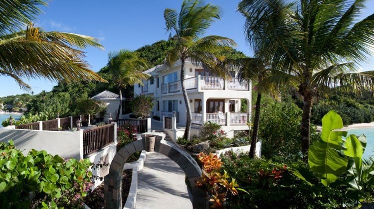 Blue Waters Hotel & Beach Resort Exterior