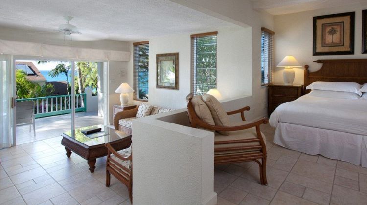 Blue Waters Hotel & Beach Resort Suite