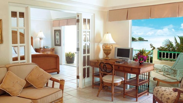 Blue Waters Hotel & Beach Resort Suite