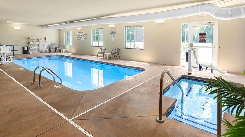 <b>Cobblestone Hotel & Suites Knoxville Pool</b>. Images powered by <a href="https://www.leonardoworldwide.com/" title="Leonardo Worldwide" target="_blank">Leonardo</a>.