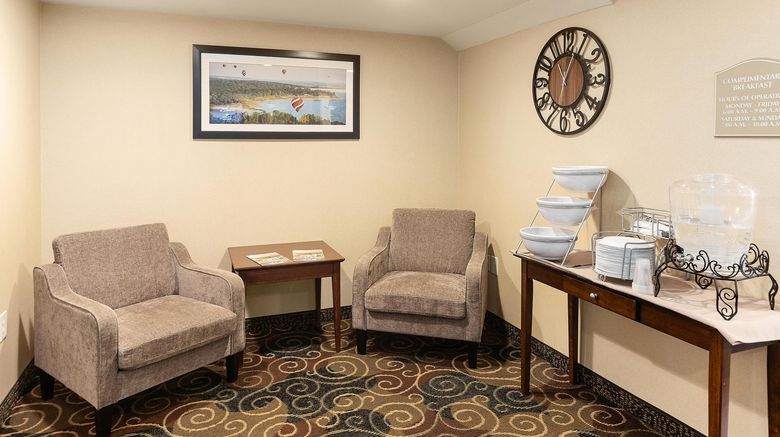 <b>Cobblestone Hotel & Suites Knoxville Lobby</b>. Images powered by <a href="https://www.leonardoworldwide.com/" title="Leonardo Worldwide" target="_blank">Leonardo</a>.