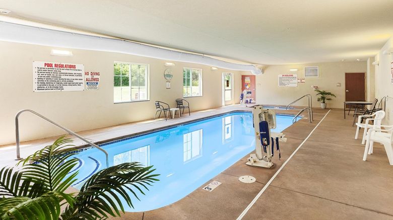 <b>Cobblestone Hotel & Suites Knoxville Pool</b>. Images powered by <a href="https://www.leonardoworldwide.com/" title="Leonardo Worldwide" target="_blank">Leonardo</a>.