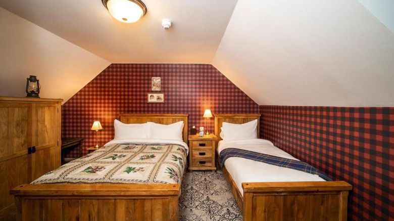 <b>Cluanie Inn Lobby</b>. Images powered by <a href="https://www.leonardoworldwide.com/" title="Leonardo Worldwide" target="_blank">Leonardo</a>.