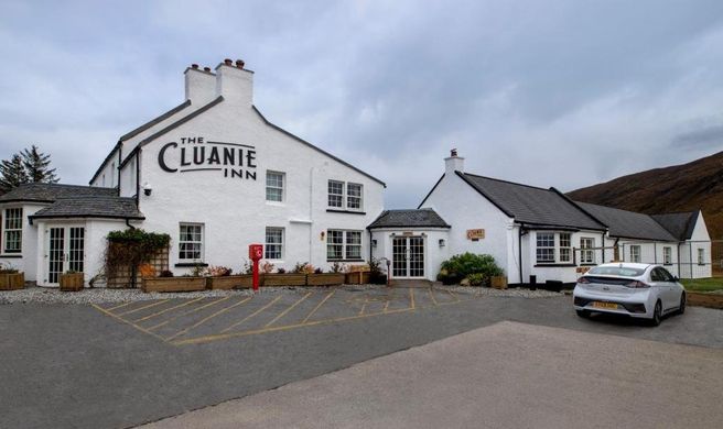 Cluanie Inn Exterior