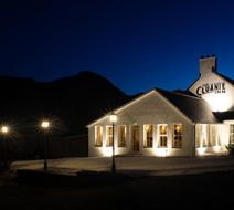 Cluanie Inn Exterior