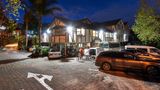 Mount Richmond Hotel Exterior