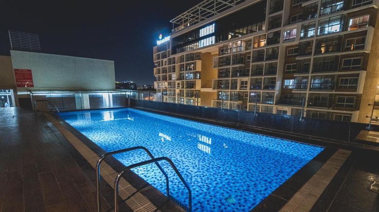 <b>Icon Premier Pool</b>. Images powered by <a href="https://www.leonardoworldwide.com/" title="Leonardo Worldwide" target="_blank">Leonardo</a>.