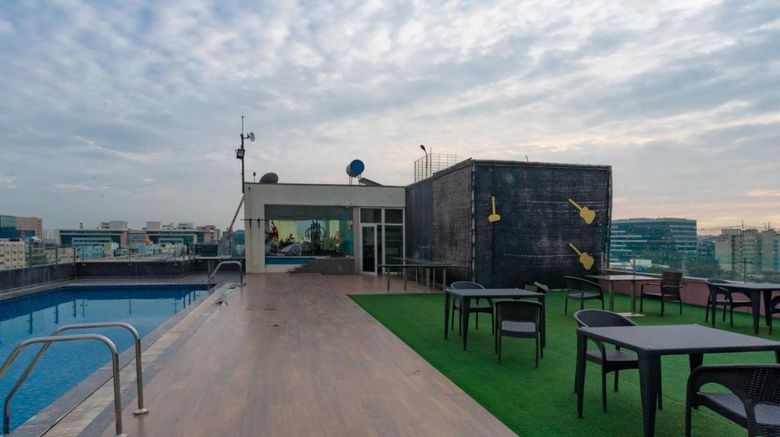 <b>Icon Premier Pool</b>. Images powered by <a href="https://www.leonardoworldwide.com/" title="Leonardo Worldwide" target="_blank">Leonardo</a>.