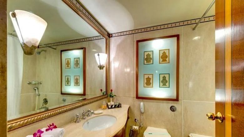 <b>The HHI Hotel Hindusthan International Room</b>. Images powered by <a href="https://www.leonardoworldwide.com/" title="Leonardo Worldwide" target="_blank">Leonardo</a>.
