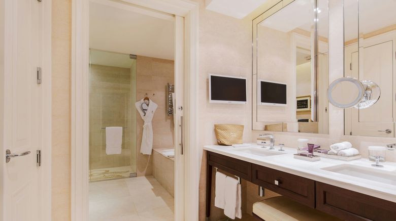 <b>The Ritz-Carlton Montreal Room</b>. Images powered by <a href="https://www.leonardoworldwide.com/" title="Leonardo Worldwide" target="_blank">Leonardo</a>.