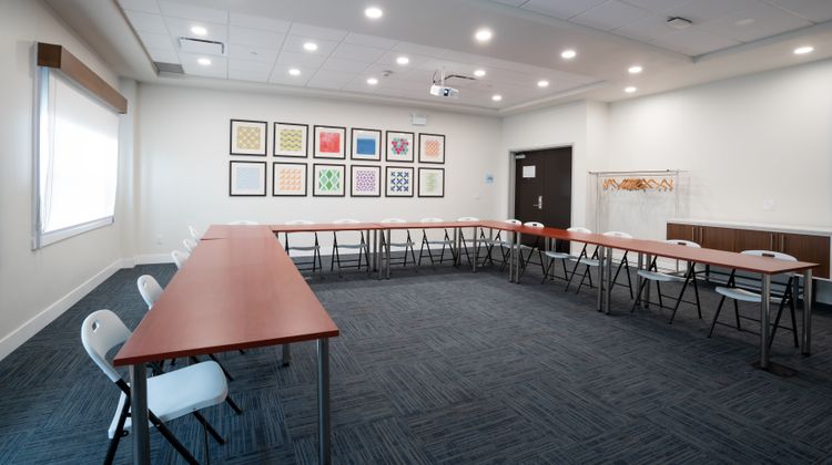 Holiday Inn Express-Suites SW/Windermere Meeting