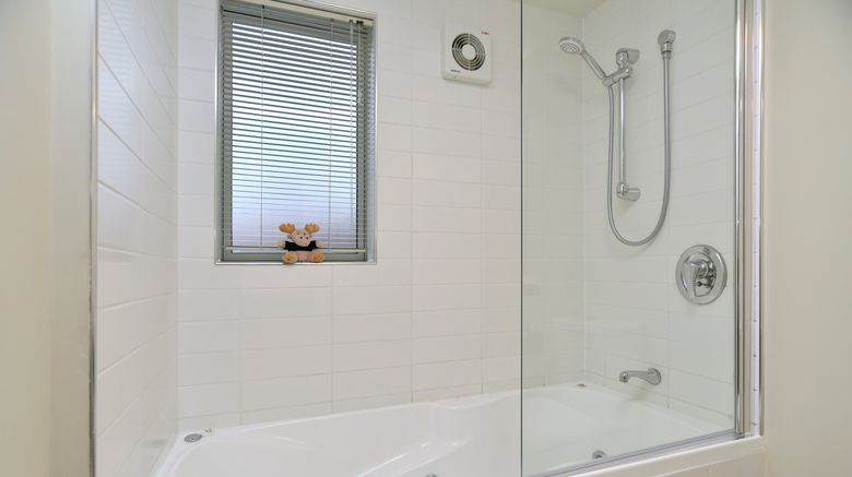 <b>Riverstone Motel Suite</b>. Images powered by <a href="https://www.leonardoworldwide.com/" title="Leonardo Worldwide" target="_blank">Leonardo</a>.